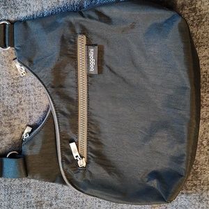 Baggallini cross body bag gray medium size